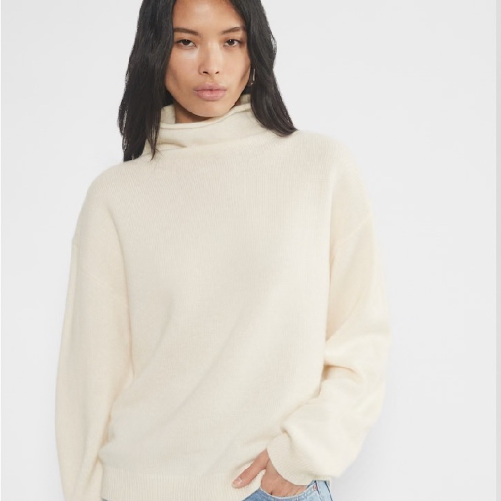 Aritzia NWT White Cashmere Mock Neck Sweater
